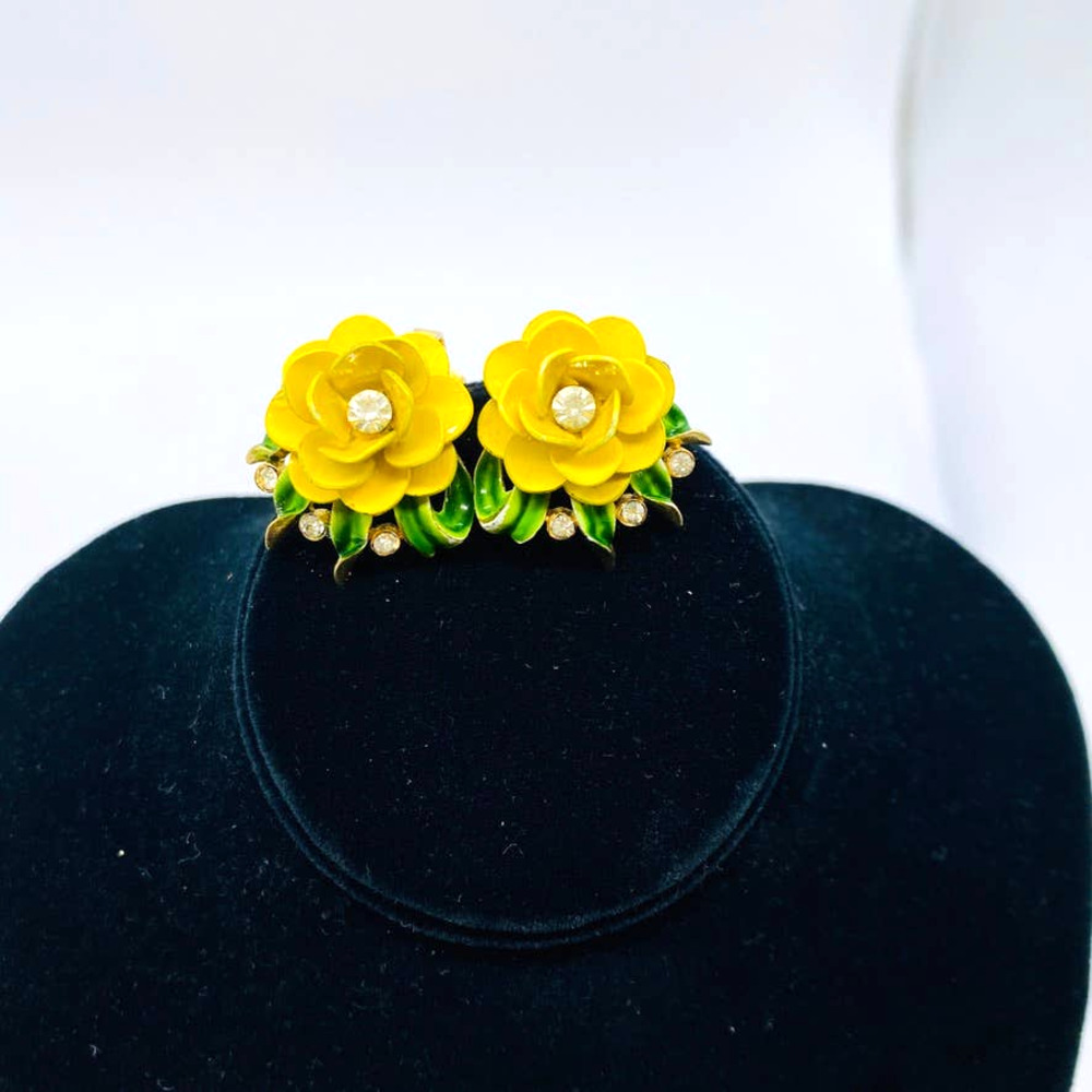 VTG Crown Trifari Yellow Enamel Rose w/Rhinestones Clip-On Earrings A. Phillippe